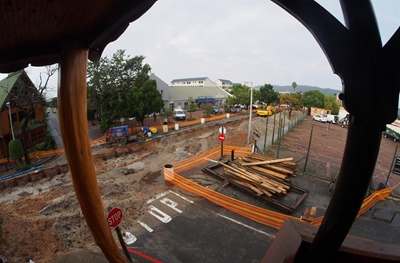Road works continue in Grey Street